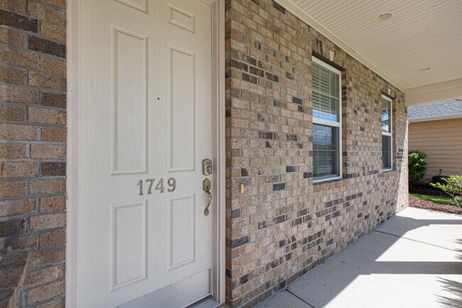 Building Photo - Emmens Preserve - Market Common
