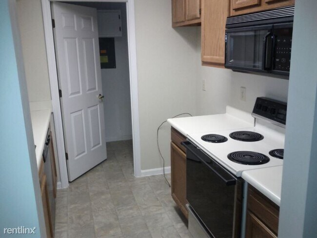 Building Photo - 9633 Crosley Farm Dr