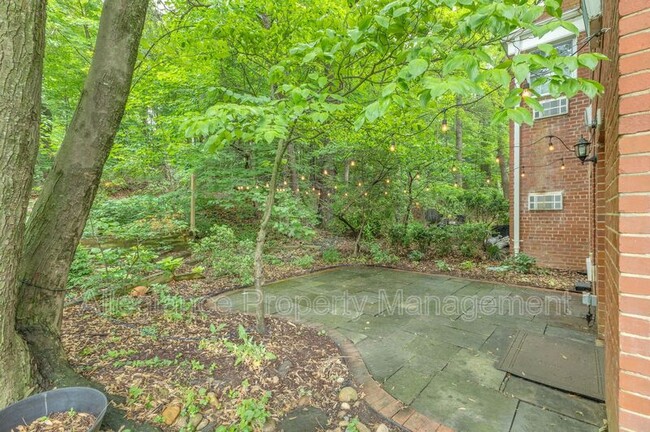 Building Photo - 1618 Fitzgerald Ln
