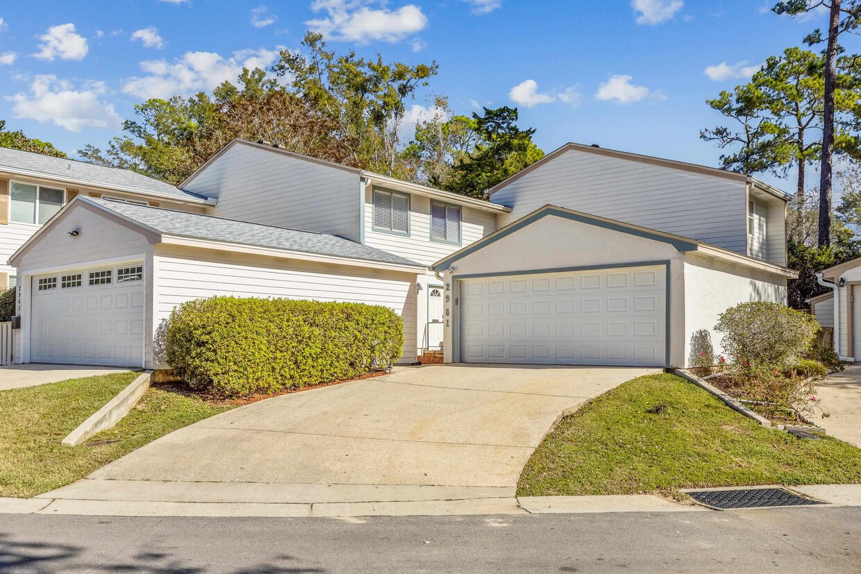 Foto principal - 2981 Blairstone Ct