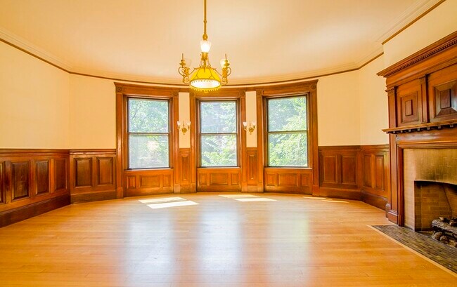 Foto del edificio - 1015 Beacon St