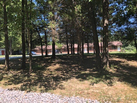 Building Photo - 1614 Shady Dr