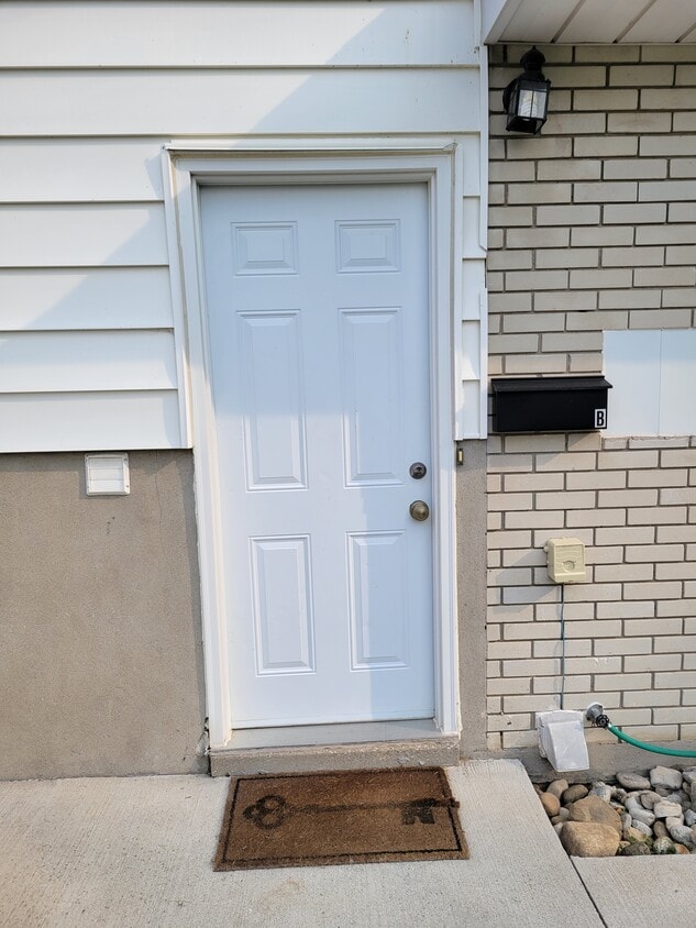 Back entrance - 89 Blythwood Rd