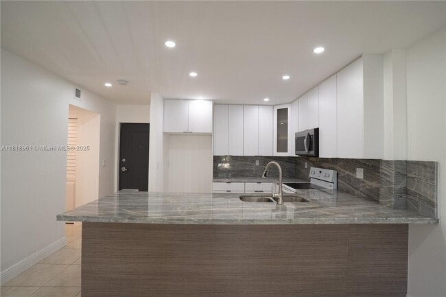 Building Photo - 7845 Camino Real