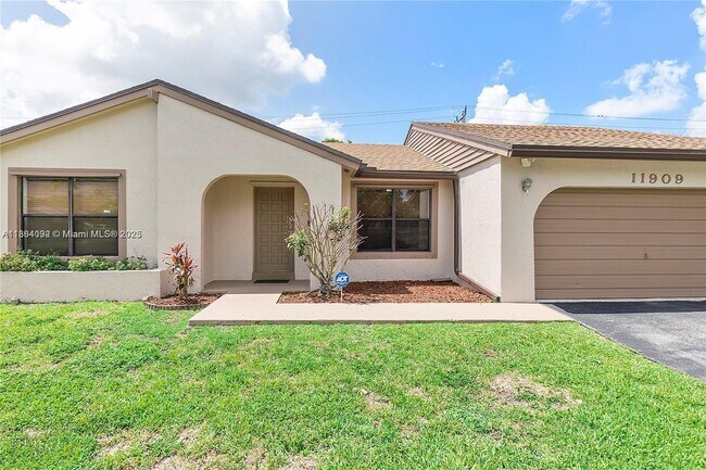 Foto del edificio - 11909 SW 48th Ct