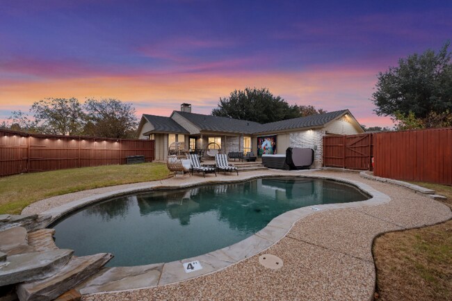 Foto del edificio - 8351 Rock Brook St