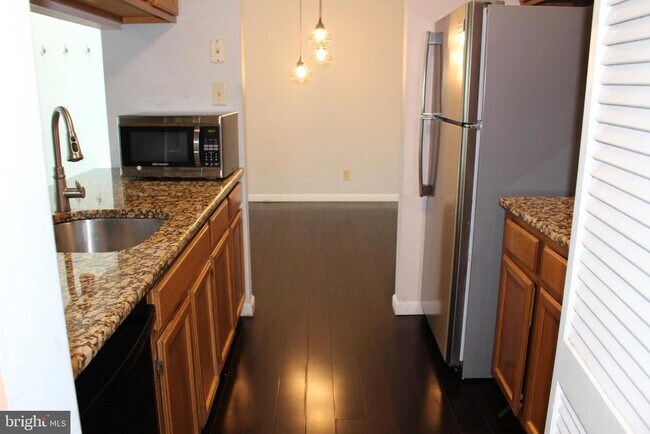 Building Photo - 2614C Auburn Ct