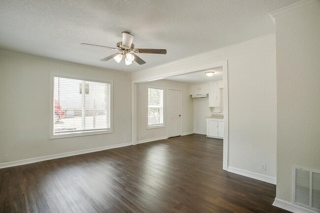 Photo - Amazing Remodeled 2 Bed, 1 Bath Ready tor ... House