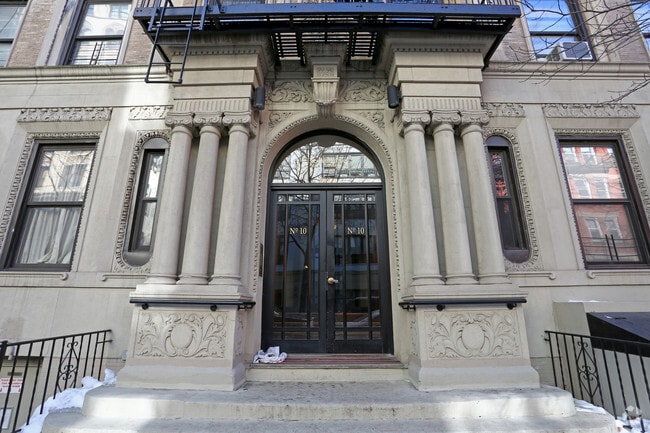 Foto del edificio - 10 W 93rd St