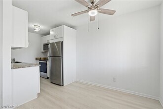 Building Photo - 4607 Bayshore Dr