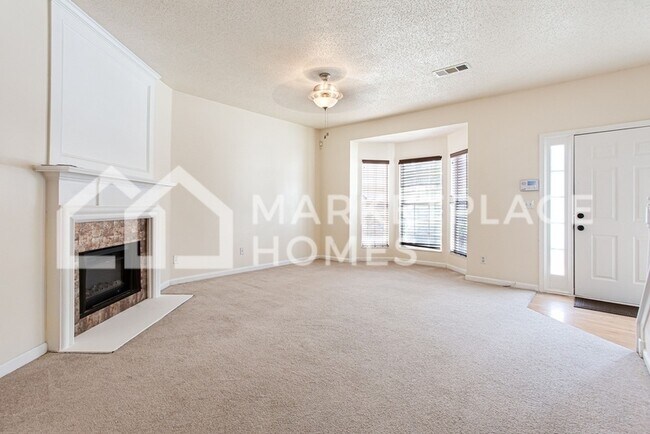 Building Photo - 2760 Parkway Cove