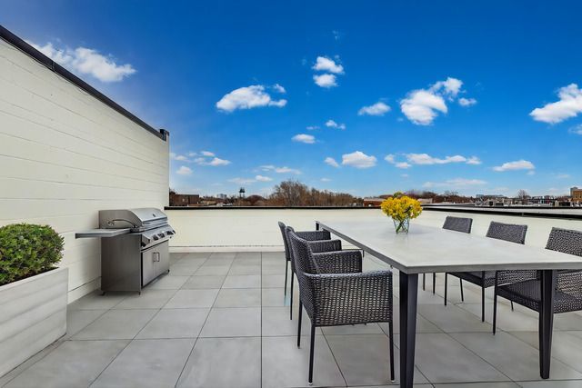 Foto del edificio - 5019 N Lincoln Ave