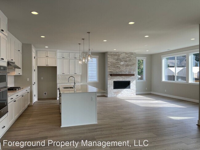 Foto del edificio - 5 br, 4 bath House - 736 216th Pl SE