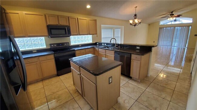 Building Photo - 5102 Alavista Dr