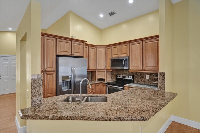 Building Photo - 839 Falling Water Rd