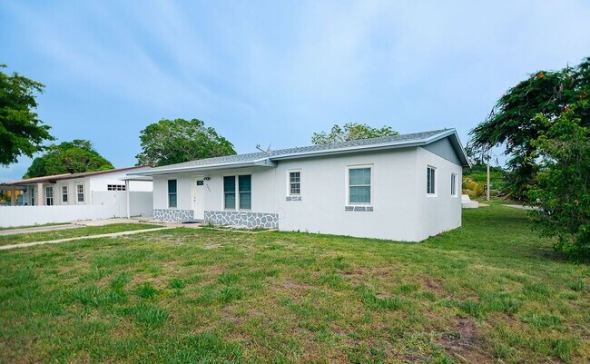 Foto del edificio - 4205 NW 201st St