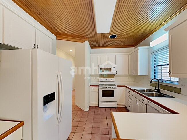 Foto del edificio - 6767 Oakmoor Circle South