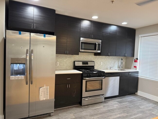 Building Photo - 73-75-75 Ferry St