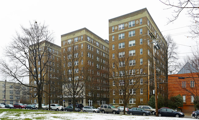 Building Photo - Cathedral Mansions