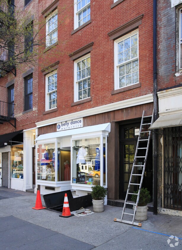 Building Photo - 548 Hudson St