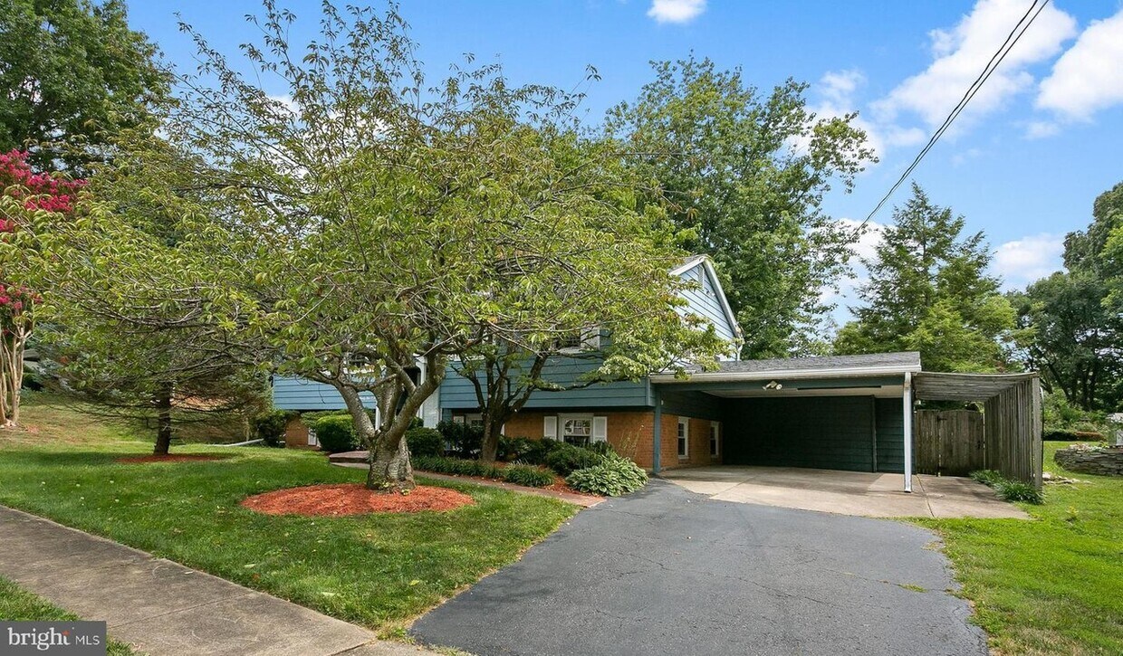 Foto principal - 9505 Farmview Ct