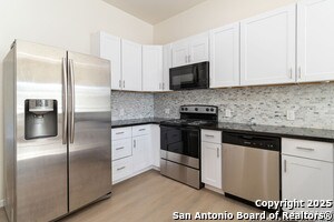 Foto del edificio - 324 Ridgerock Dr