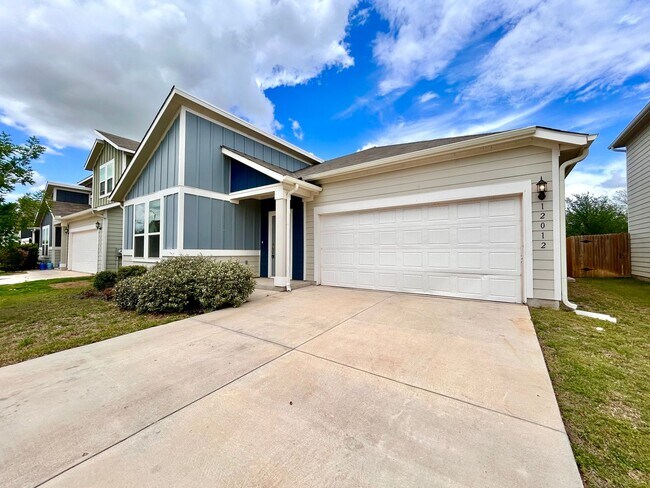 Foto del edificio - 12012 Saddle Rock Dr