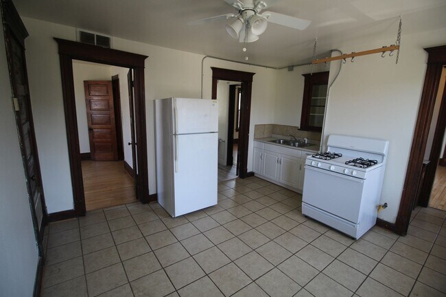 Building Photo - Welcome Home to this Beautiful Apartment i...
