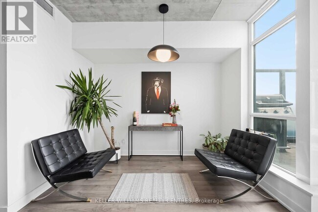 Building Photo - 1190 Dundas St E