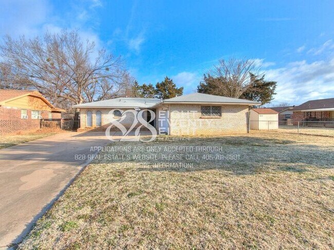 Foto del edificio - Midwest City 3 Bed/2 Bath House with Attached Two-Car Garage!