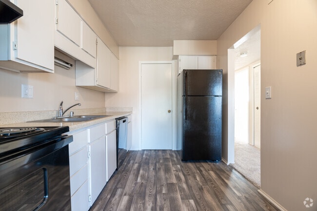 The 3x3 - Kitchen - Eagles Eyrie Apartments