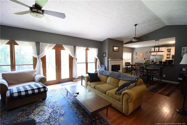 Foto del edificio - 187 Lakewind Ct