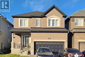 Building Photo - 366 Cloyne Cres