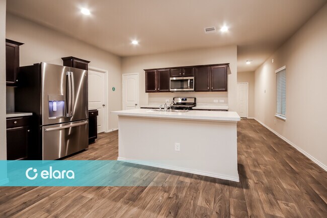 Foto del edificio - 2438 HARTSEL FOREST TRL