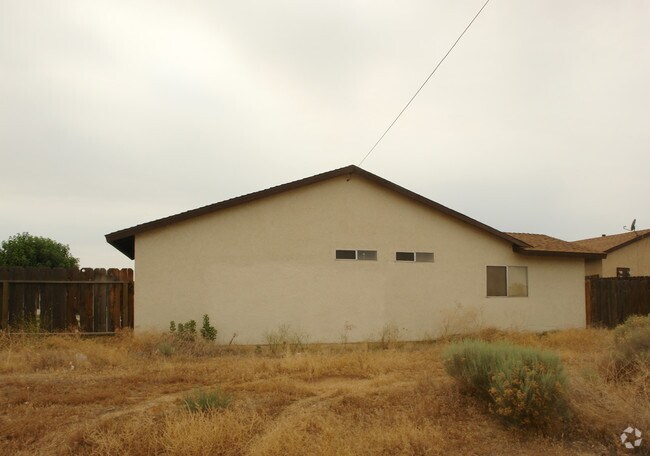 Building Photo - 15992 Sequoia Ave