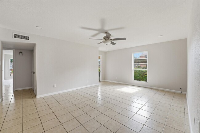 Foto del edificio - 5667 Birchmont Dr