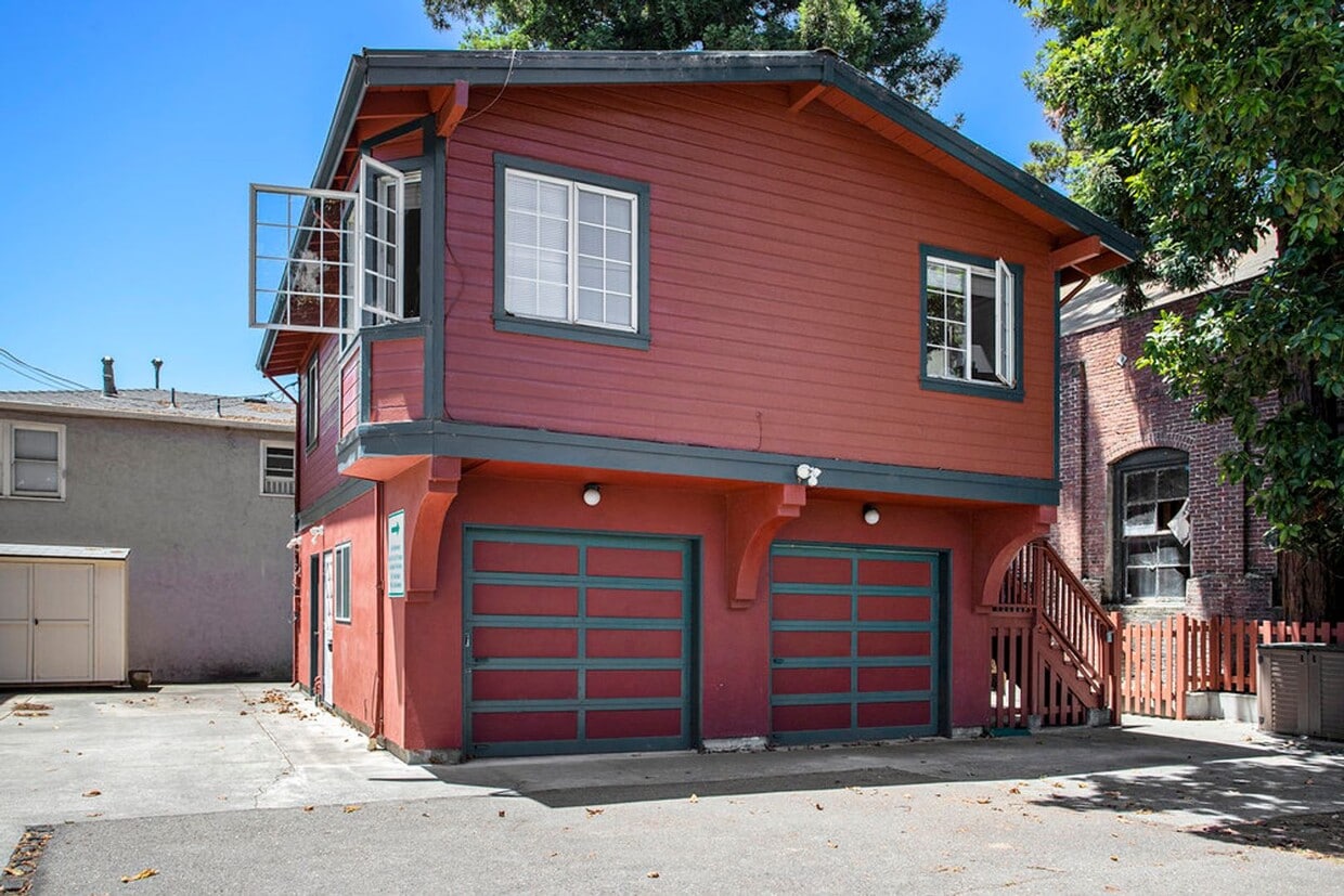 Primary Photo - 1347 Park Ave