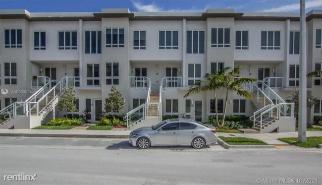 Foto del edificio - 10260 NW 63rd Terrace
