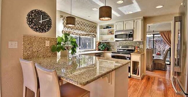 Foto del edificio - Updated 3 Bed 2.5 Bath Home