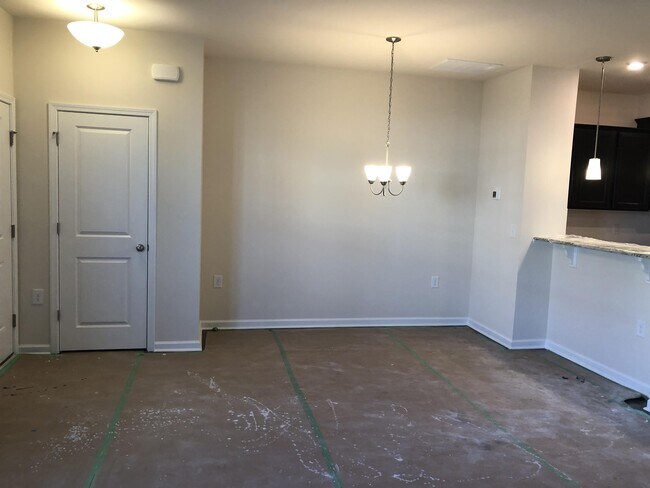 Building Photo - 11 Rambler Ln