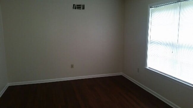 Building Photo - 4325 Bayberry Dr