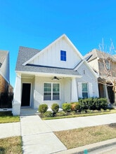 Building Photo - 5513 Traveller Dr