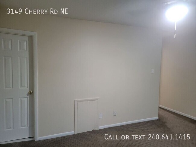 Building Photo - 3149 Cherry Rd NE