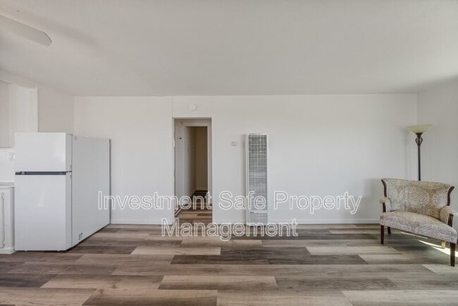 Building Photo - 6627 Comly Ct