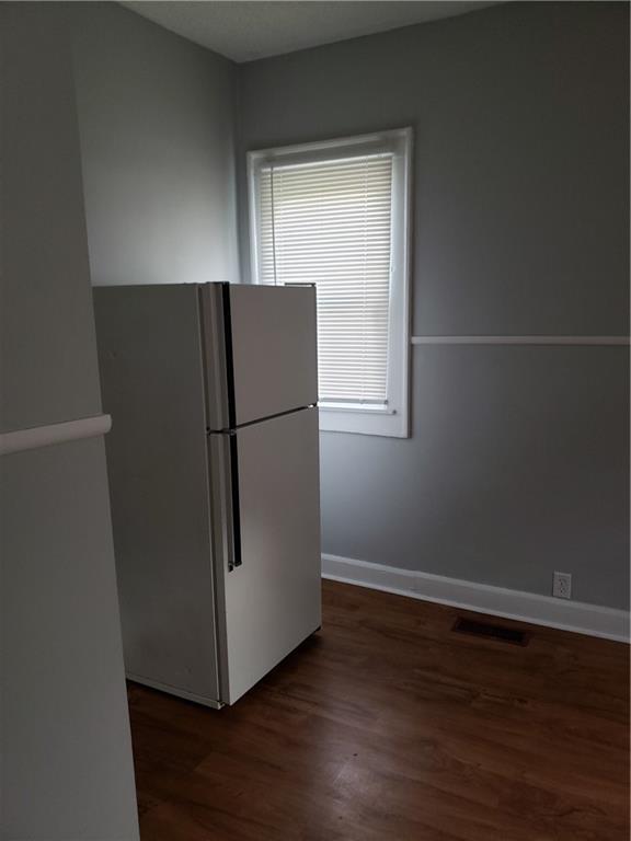 Building Photo - 4933 E University Ave