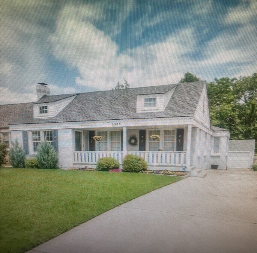 Primary Photo - 2305 NW 28th St