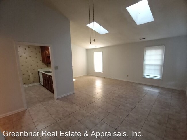 Building Photo - 3 br, 1.5 bath House - 2308 A Miller Avenue