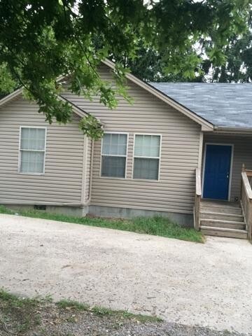 Foto principal - 210 Simpson Ave