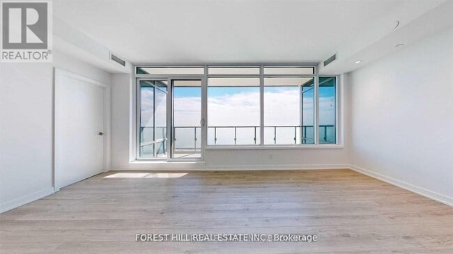 Photo du bâtiment - 1926 Lake Shore Blvd W