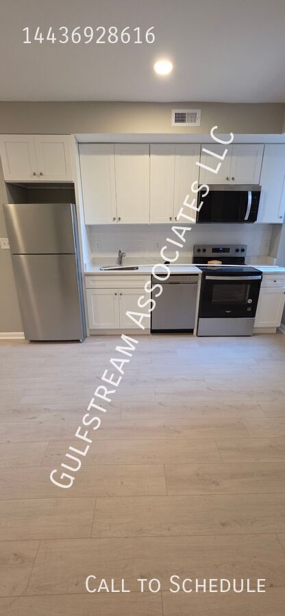 Foto del edificio - 2721 E Chase St